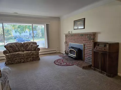 Living - 2209 Cromie, Warren, MI 48092 photo 1 of 3