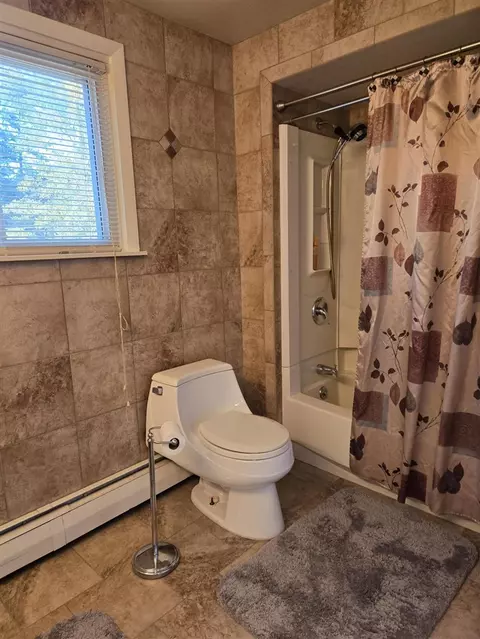 Bath - 2209 Cromie, Warren, MI 48092 photo 5 of 6