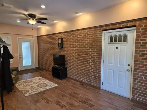 Entry Way - 2209 Cromie, Warren, MI 48092 photo 4 of 9