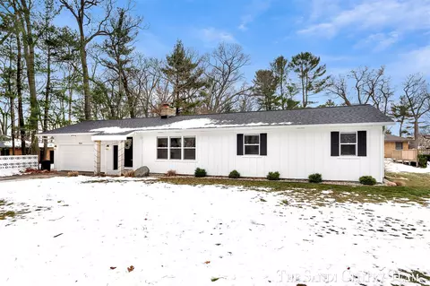 Exterior - 904 E Savidge, Spring Lake, MI 49456 photo 13 of 15