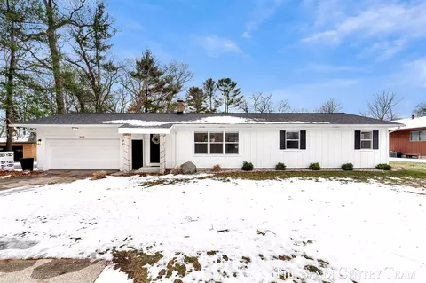 Exterior - 904 E Savidge, Spring Lake, MI 49456 photo 15 of 15