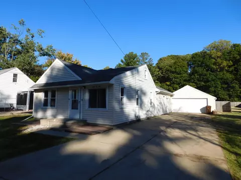 405 Stoner, Lansing, MI 48917