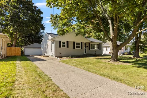 3329 Boone, Wyoming, MI 49519
