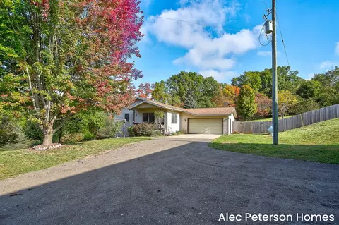 1301 E Mill St, Hastings, MI 49058
