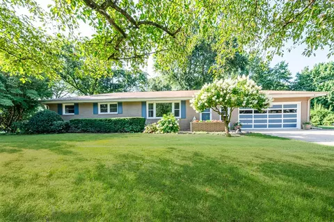 290 Yellow Crk, Saint Joseph, MI 49085