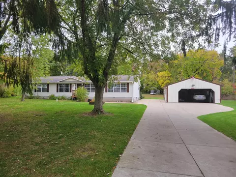 25652 18th, Gobles, MI 49055
