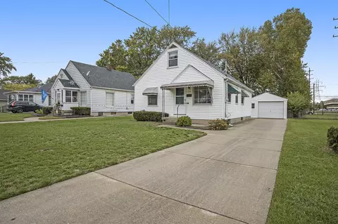 113 Coolidge, Grand Rapids, MI 49548