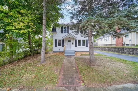 705 Gettysburg Ave, Jackson, MI 49203