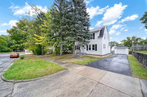 Exterior - 705 Gettysburg Ave, Jackson, MI 49203 photo 3 of 9