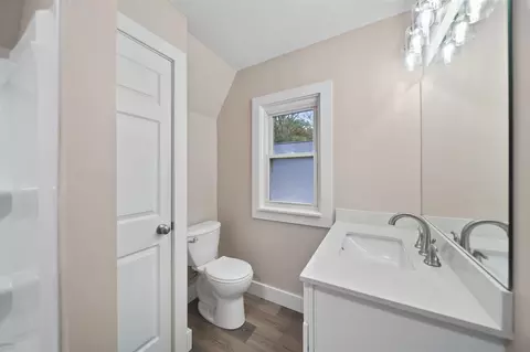Bath - 705 Gettysburg Ave, Jackson, MI 49203 photo 2 of 2