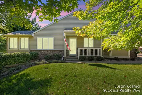 7440 Navajo Vly, Byron Center, MI 49315