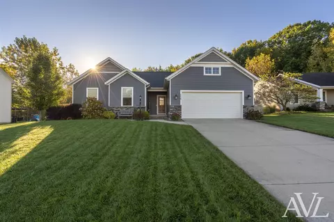 2238 Glenn Cyn, Caledonia, MI 49316