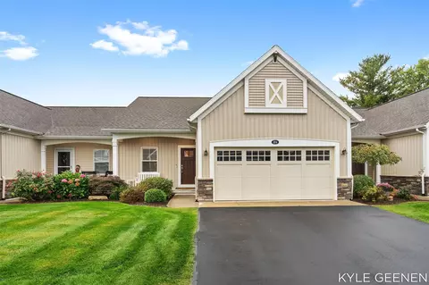884 S Center Park #7, Byron Center, MI 49315