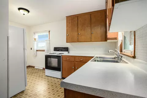 Kitchen - 926 Weaver, Bronson, MI 49028 photo 1 of 1