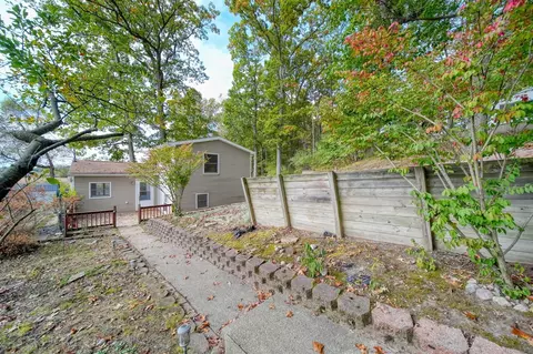 209 North, Brooklyn, MI 49230