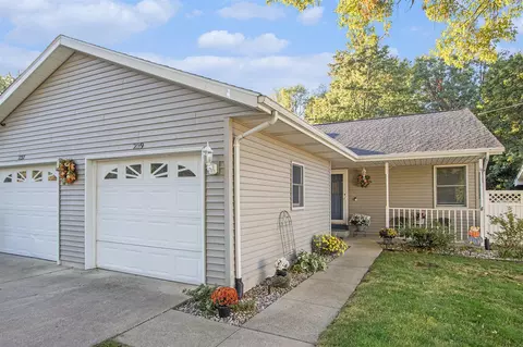 237 239 Lovell, Schoolcraft, MI 49087
