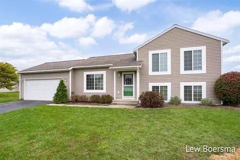 14692 Ivorystone, Cedar Springs, MI 49319
