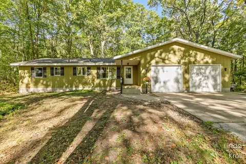 16171 Comstock, Grand Haven, MI 49417
