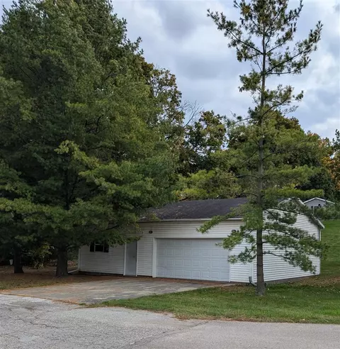 313 West, Hudson, MI 49247