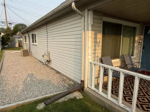 236 Kinross, Clawson, MI 48017 photo 4