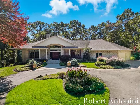 4634 Old Grand River Trl, Ada, MI 49301