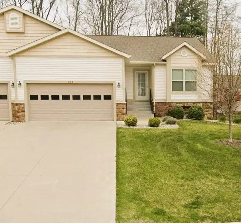 904 S Sandalwood, Norton Shores, MI 49441