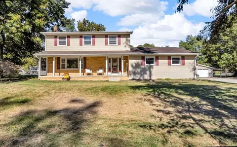 1678 W Kimmel Rd, Jackson, MI 49201