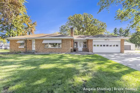 3800 Ivanrest, Grandville, MI 49418