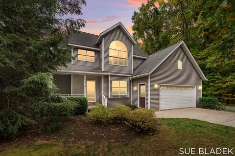 6814 Dale, Fennville, MI 49408