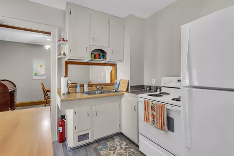 144 Walcott, Jackson, MI 49203 photo 8