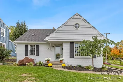 1457 Valley, Grand Rapids, MI 49504