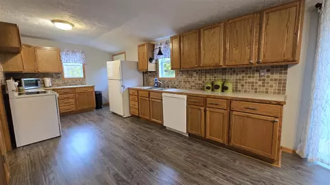 118 E Ml, Bellevue, MI 49021 photo 8