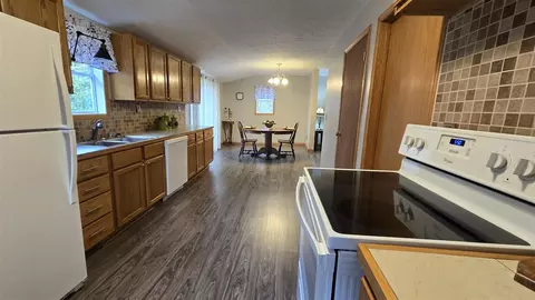 118 E Ml, Bellevue, MI 49021 photo 11