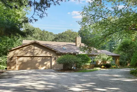 295 N Lakeshore, Holland, MI 49424