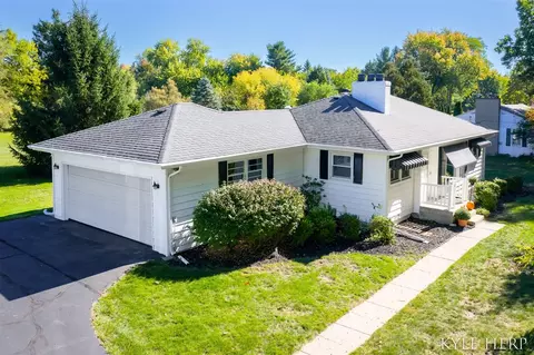 960 Brownwood, Grand Rapids, MI 49504
