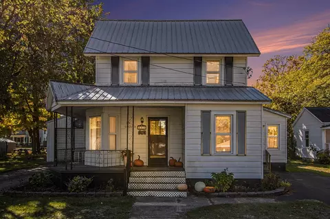 215 James, Allegan, MI 49010