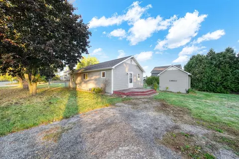 11004 Wamplers Lk, Brooklyn, MI 49230