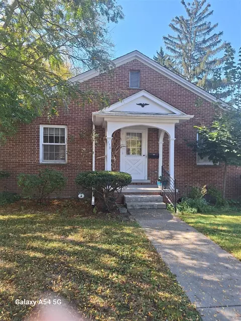 103105 N Lewis, Saline, MI 48176