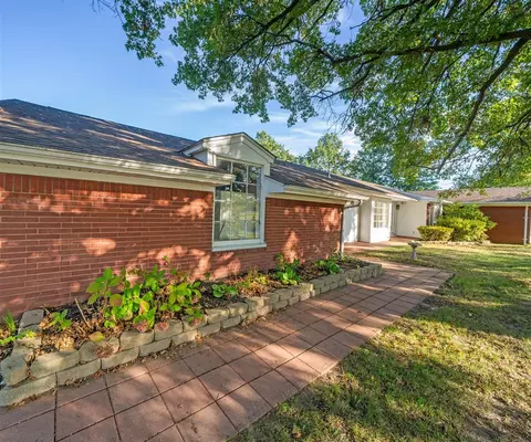 14359 S Dixie, Monroe, MI 48161