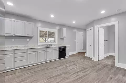 430 N Elm, Jackson, MI 49202 photo 8