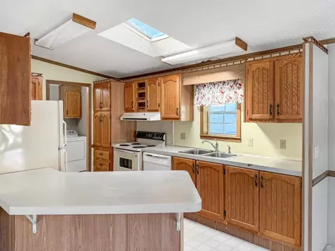 Kitchen - 316 Cadgewith, Lansing, MI 48906 photo 1 of 3