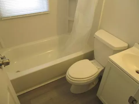 Bath - 6740 Birchdale, Romulus, MI 48174 photo 1 of 3