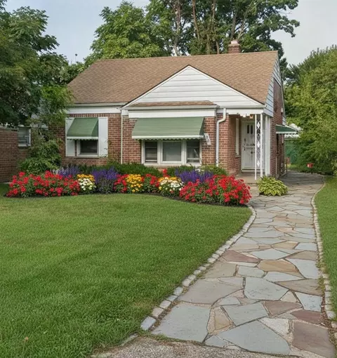 18697 Glastonbury, Detroit, MI 48219