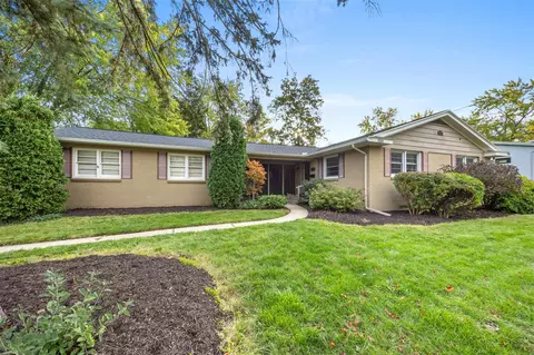 1560 Woodlawn, Grand Rapids, MI 49506