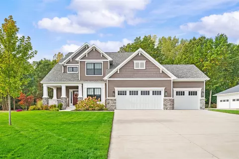 4034 Fox Woods, Saint Joseph, MI 49085