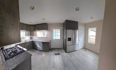 18802 Jefferson, Riverview, MI 48193 photo 6