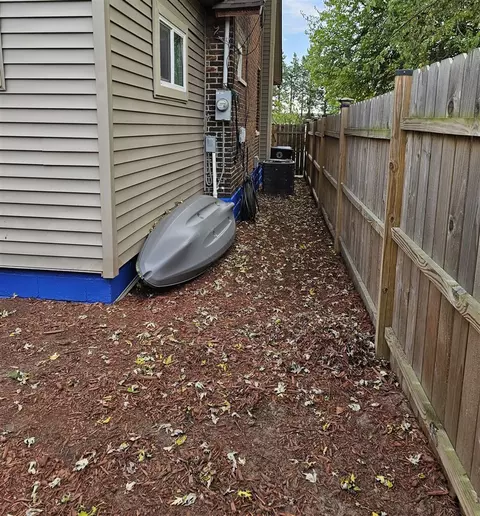 18802 Jefferson, Riverview, MI 48193 photo 18