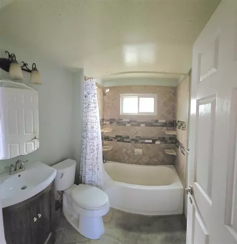 18802 Jefferson, Riverview, MI 48193 photo 11