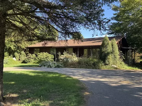 50739 Pleasant, Dowagiac, MI 49047