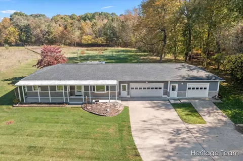 161 13th, Plainwell, MI 49080 photo 3